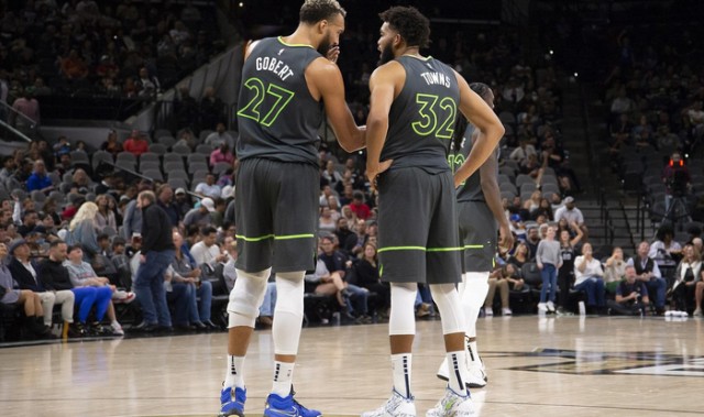  戈贝尔两双森林狼力克独行侠终止对手连胜  