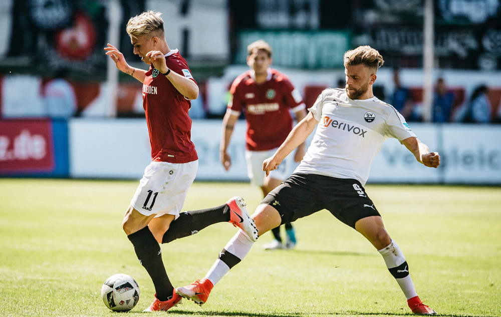  汉堡主帅变阵成功客场击败汉诺威96  